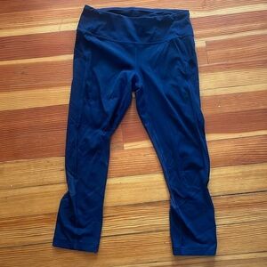 Navy Lululemon Cropped Leggings - size 6